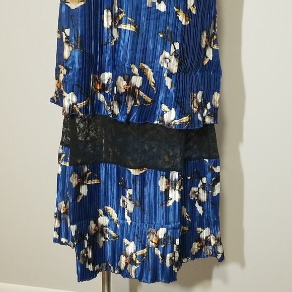 NWT Foxiedox Blue Floral Carmella Pleated Midi Dress - Picture 6 of 15